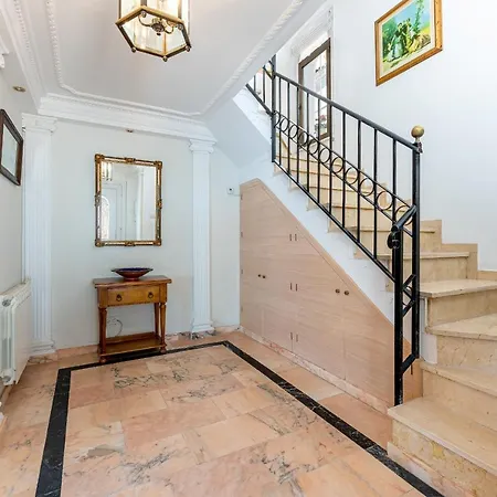 Villa With Pool In The Heart Of Pueblo Mijas